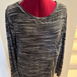 Mottled black and whit BCBG top